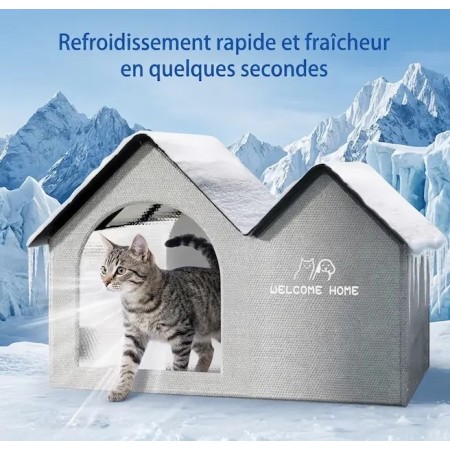 chat dans sa niche rafraîchissante pendant la canicule