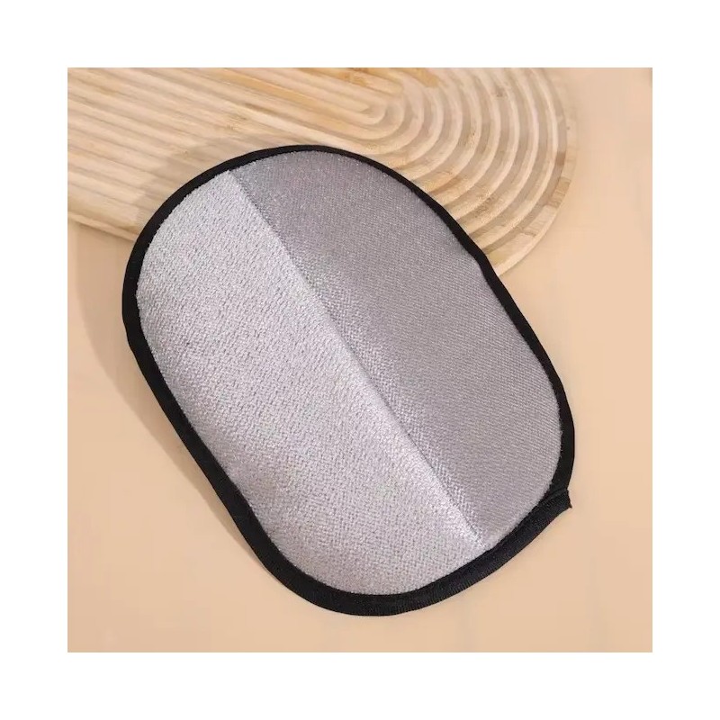 Brosse anti-poils efficace pour canapé et textiles - Gant de toilettage expert